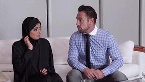 Real Arab Ella Knox takes off hijab for rough fuck with her psychologist