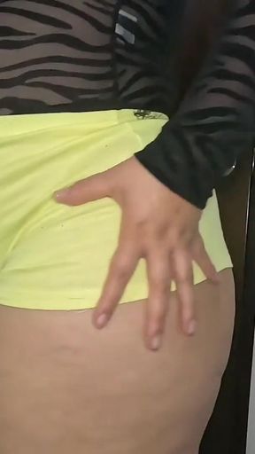 Must-see moment from &quot;Sexy Big Ass Stepmom Getting Ready To Rest&quot;