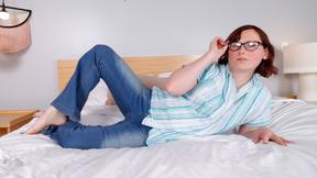 ”FEMOUT XXX - Scarlette Robin Nerdy & Kinkier In Bed”