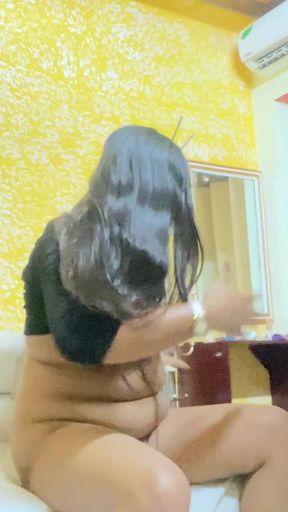 Unforgettable moment from &quot;We went to the hotel while wearing a sari and fucked each other. When Devor came to fuck my&quot;