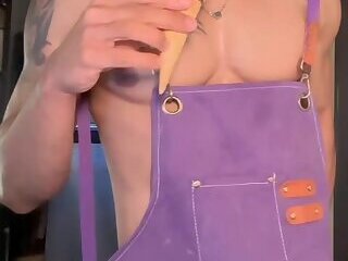 PUTTING THE CREAM ON ICE CREAM ➀