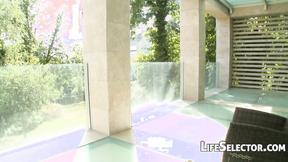 ”Christen Courtney Receives Ass Pumping & A Facial From A Total Stranger”