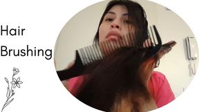 My hair long I comb it (hair brushing fetish)