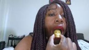 Giantess MXDominion Snacks on Tiny Skulls 1080