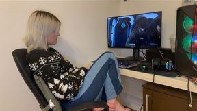 Gaming while farting episode 2''