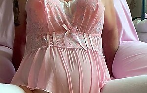 stepmom riley teasing  with her soft sweet ass