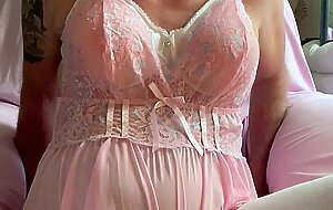 stepmom riley teasing  with her soft sweet ass