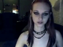 Gothic girl masterbates on webcam