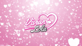 Blonde Latina Vivian Lola får sin stramme fitte og rumpe dobbelt penetrert av to gutter