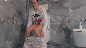 As I was about to make my coffee, my diaries drove me to the toilet 8K