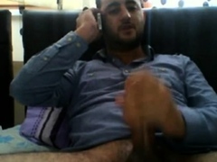 HORNY TURK CAM PHONE JACKOFF