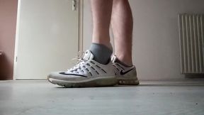 Teenager Nike Air Shoeplay