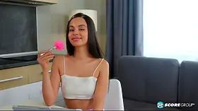 Teen Spinner Eveline Just Wants to Go for a Ride on Her Dildo