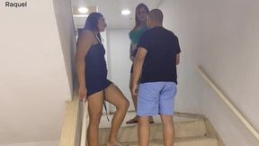 eu estava de olho no marido da minha amiga, entao arrisquei e propus um menage a trois quando nos encontramos nas escadas , ali mesmo eles toparam e comecamos uma brincadeira gostosa .