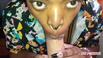 QUASE FUI APANHADA PELO MEU PAI A MAMAR O ENORME PAU DO MEU CUNHADO E ENGOLI TUDO