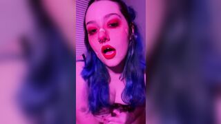 E-women JOI: let me guide you while i play with myself!