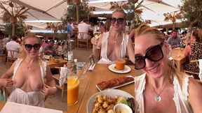 ibiza, deuxieme journee ❤m exhibant au restaurant par la suite