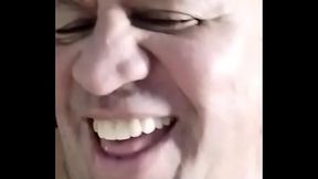 TIUZAO COM SUA EMPREGADINHA ESSA SAFA DA QUER ENGRAVIDAR DO VELHO FAZ AMOR GOSTOSINHO COM ELE