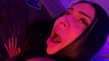 Ele arrombou meu cuzinho com seu au grosso e grande - Com gozada dentro