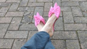 Shoe and foot fetish in public with fuchsia mules