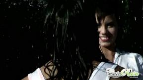 ”Hot lesbian brunettes”