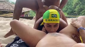 Parte 2 da surubada da quadra com muita leitada na boca das safadas