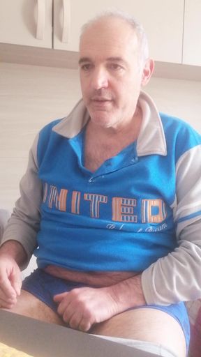 I Masturbate My Cock with a Squirt of Cum for My Friend Andrea