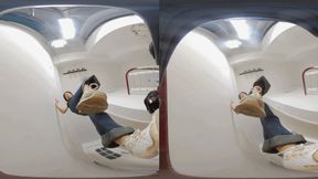 3DVR180 LELE dirty sports shoes trample on the human-shaped carpet N times