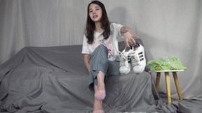 Su Su Goddess Stinky Socks Beautiful Foot Temptation, Itching!