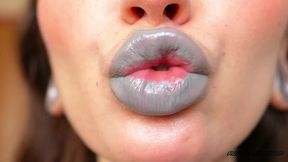 creamy silver melting kiss close up