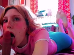Elle Marz - homewrecking yoga instructor