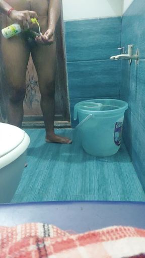 bathroom ke andar me hai Amit ka bahan ko yaad kiya Or unka Chhota chhota chheda me