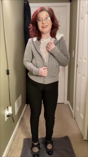 Ellie Needs Your Cock - Custom