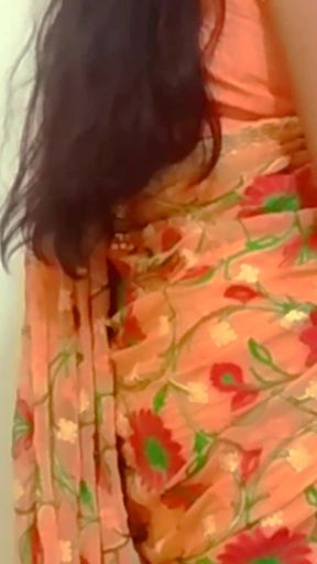 Hot XXX Bhabhi Old Sex Video Viral.