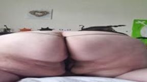 SSBBW SHAKES FAT ASS IN G STRING