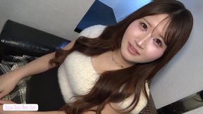 Stunning Beauty with a Model-like Figure That Rivals Top Gravure Idols