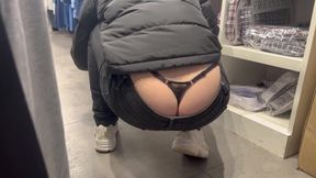 Public Buttcrack And Thong Showing