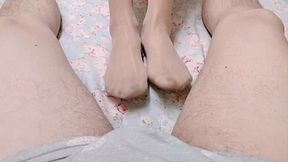 Asian close-up pantyhose footjob series 15