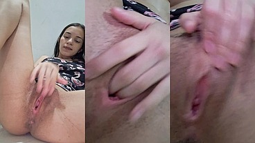 Brasileira Caseira Mostra Sua Buceta Bem De Perto E Se Masturba!