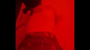 Me chingo a esta perra otaku de a perro con m&uacute_sica de Naruto UwU le ol&iacute_a bien rico sus fluidos.