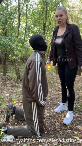 Morgendliche R*tzverkostung im Wald