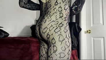 trying out the femboy look? (sexy bubble butt)