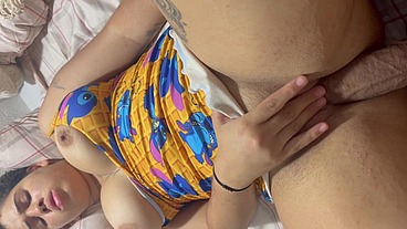 JOVEM GOSTOSA DE CABELO CURTO FODENDO FORTE