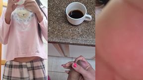 paloma veiga acordando com tesao de pau duro no cafe da manha e gozando bem forte