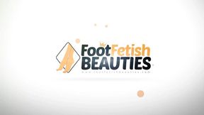 Inked Brunette Self Suck Her Toes While Masturbating