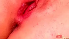 Hitachi loving Emily Kaye masturbates at casting