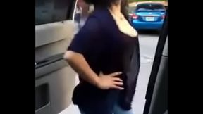 Putita Chapina Bailando en Taco Bell.MP4