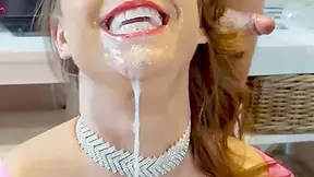 Sexy Susi In Quarantine Milk Machine