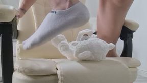 CHAIR BUTT SQUISH FANTASY – Crushing Teddy Bear While Sitting Down Playful Tease Clip