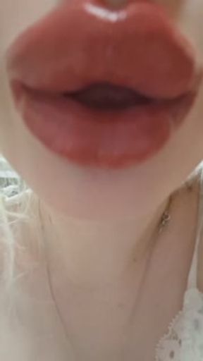 Thick and red lips. Fetish